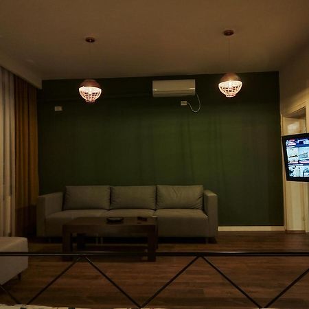 Urban Cozy Retreat Lägenhet Pristina Exteriör bild