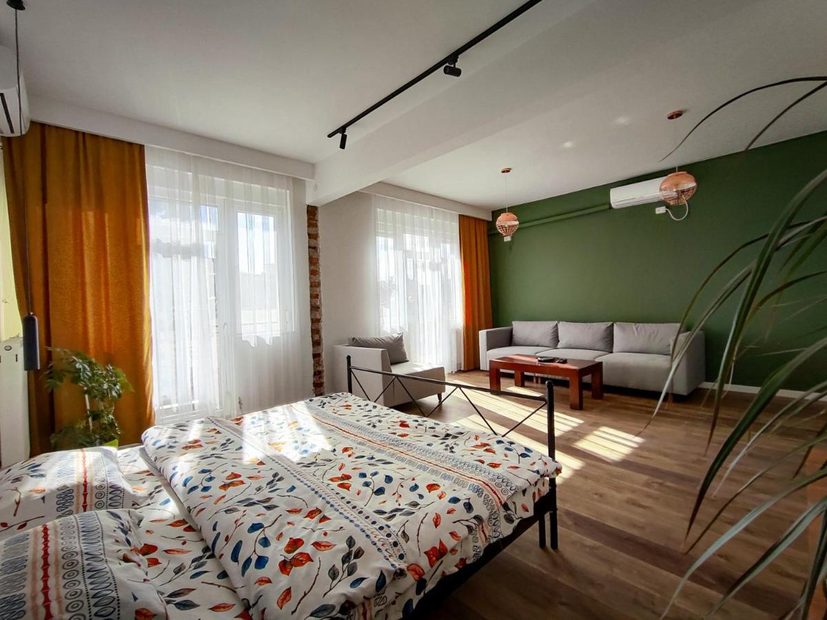 Urban Cozy Retreat Lägenhet Pristina Exteriör bild