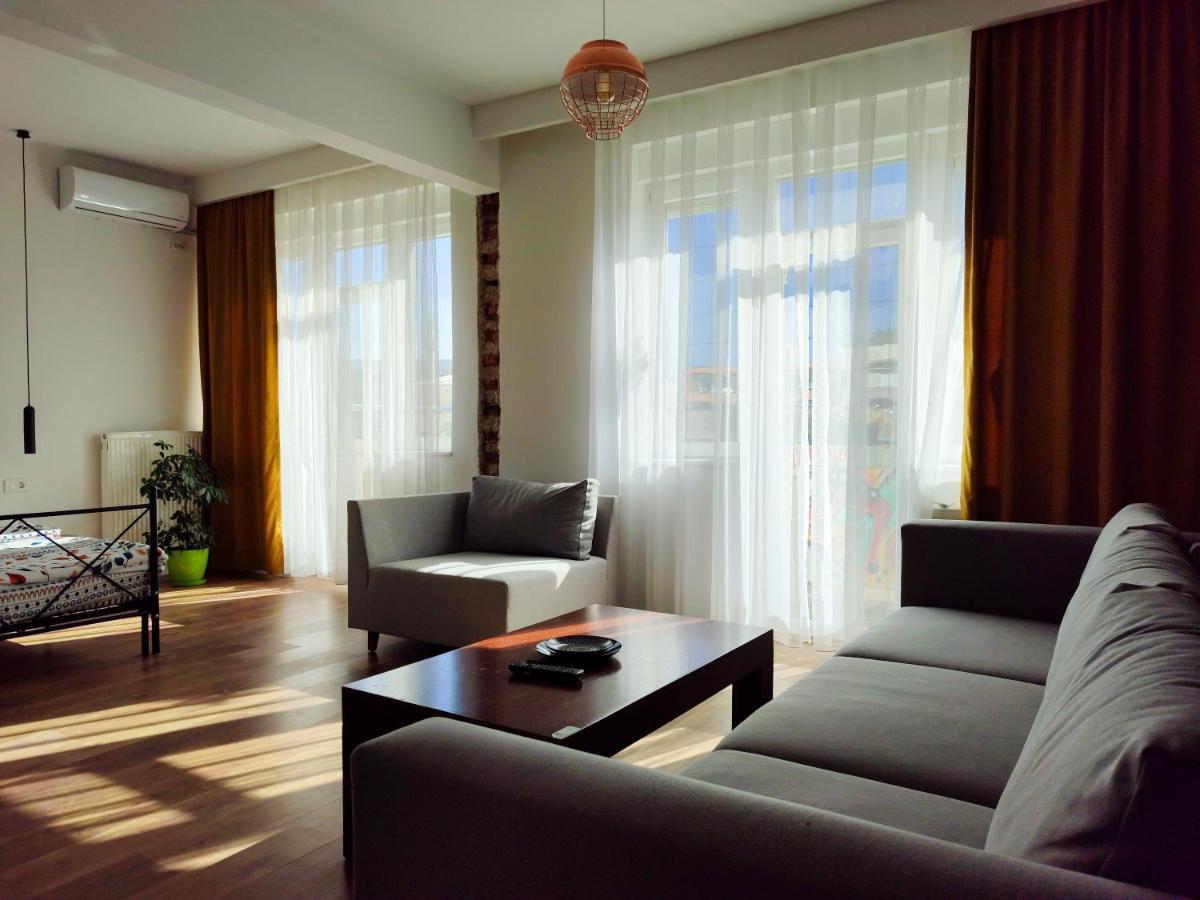 Urban Cozy Retreat Lägenhet Pristina Exteriör bild
