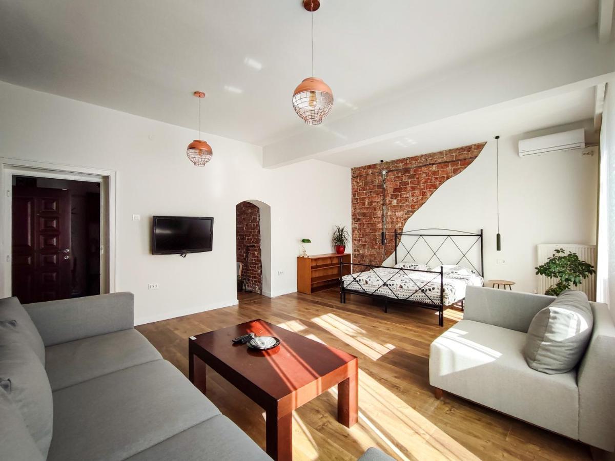 Urban Cozy Retreat Lägenhet Pristina Exteriör bild