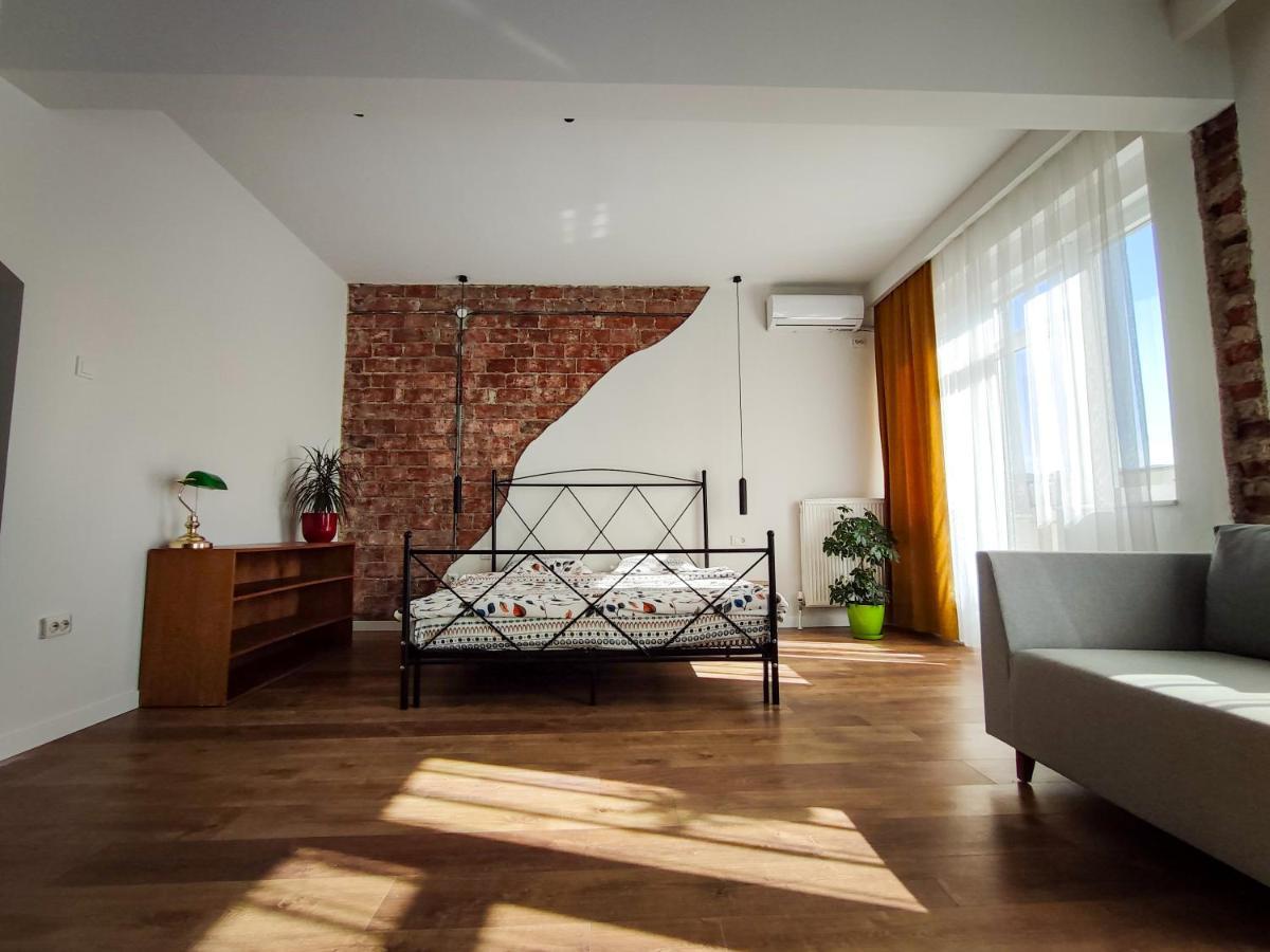 Urban Cozy Retreat Lägenhet Pristina Exteriör bild