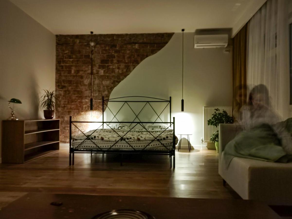 Urban Cozy Retreat Lägenhet Pristina Exteriör bild